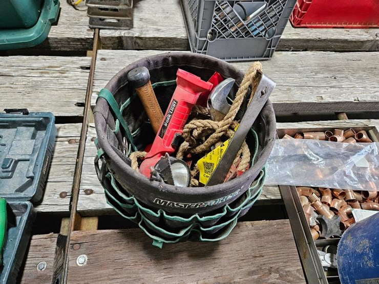 #141-•-large-assortment-of-hand-tools-image-7