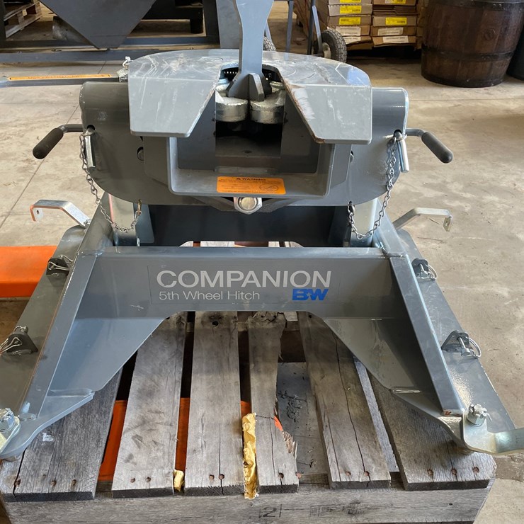 #2950 • B&W Companion 5th Wheel Hitch