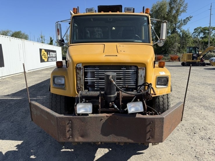 1994-freightliner-fl80-image-8
