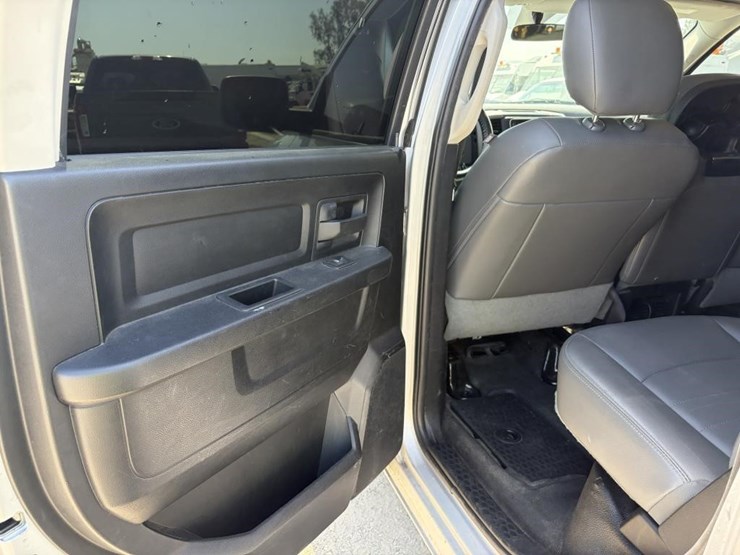 2016-dodge-ram-1500-image-12