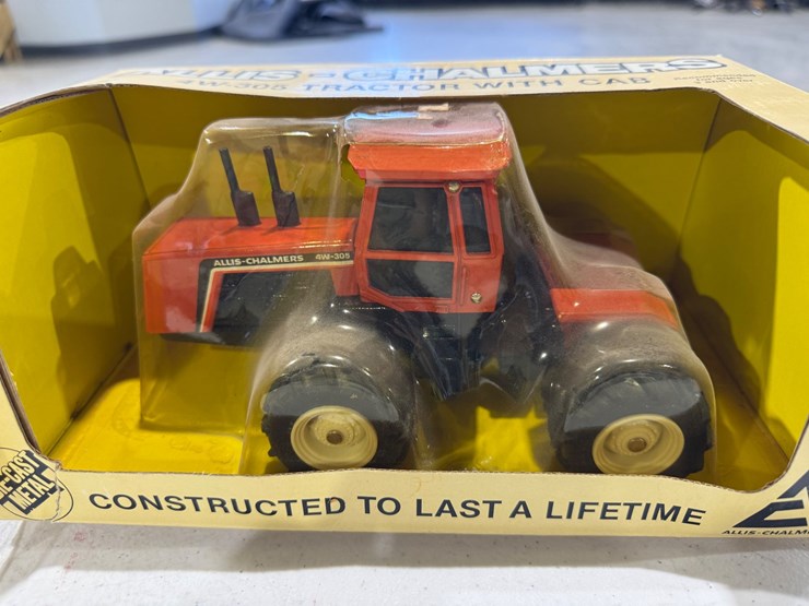 #47265-•-allis-chalmers-4w-305-tractor-vintage-toy-image-7