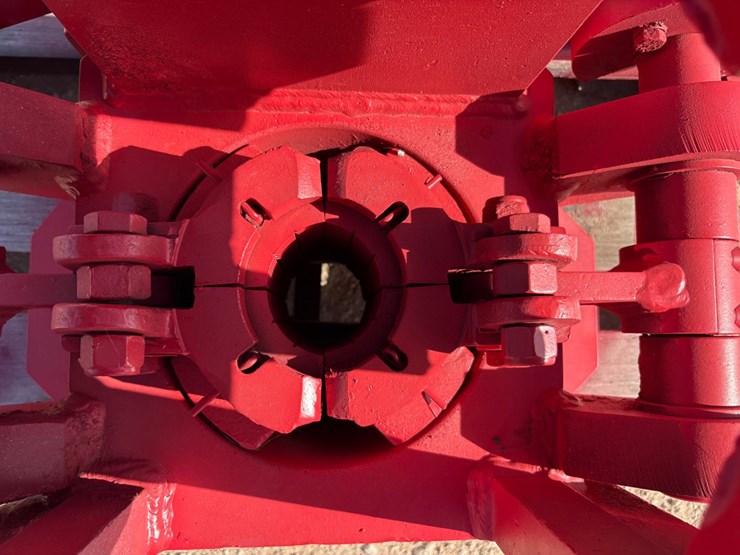 pneumatic-tubing-spider-dressed-f/-2-3/8”-tubing-image-4
