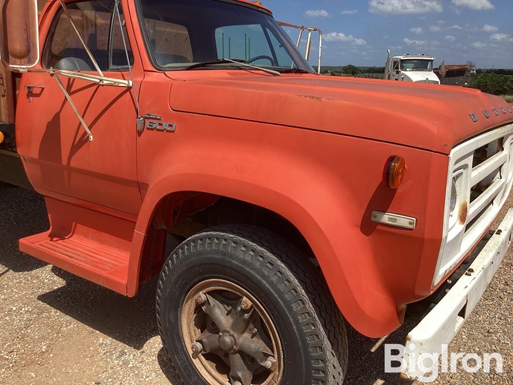 1975-dodge-d600-image-14