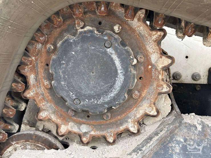 2021-bobcat-t740-image-16