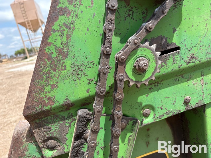 john-deere-660-image-10