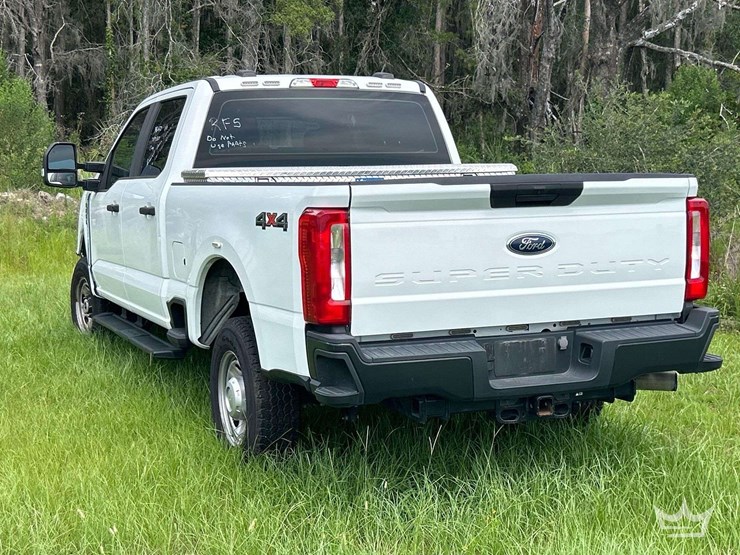 2023-ford-f250-image-2