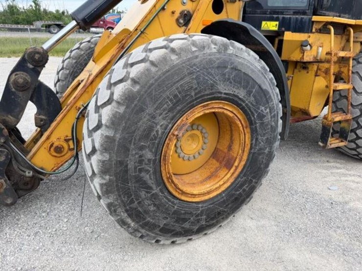 2010-caterpillar-924h-image-35