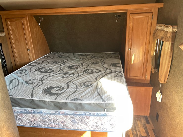 #2859-•-2016-shasta-oasis-tandem-axle-camper-(has-wi-title)-image-24