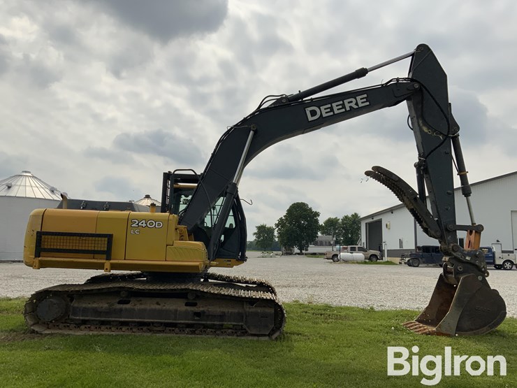 2007-deere-240d-lc-image-4