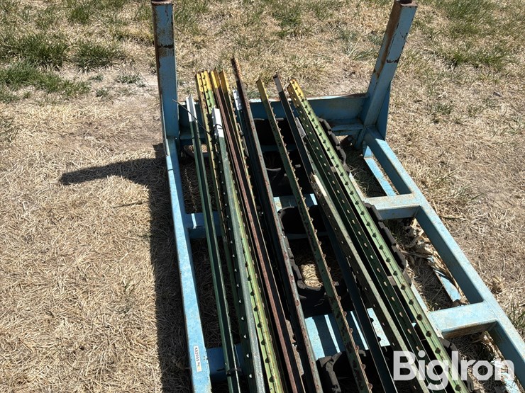 shipping-stand-&-t-posts-image-10