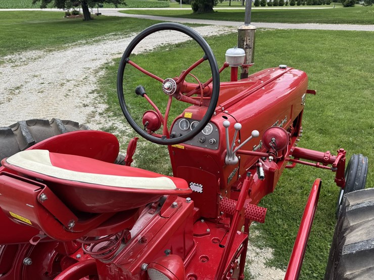 1954-farmall-international-300-image-19