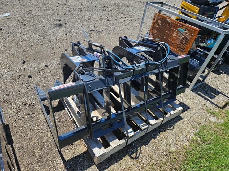 #324-•-2026-stout-66-9-skid-steer-66"-grapple-bucket-image-3