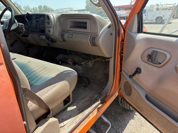 2000-chevrolet-silverado-2500-image-8