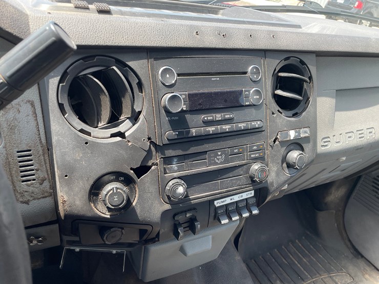 2013-ford-f250-xl-image-39