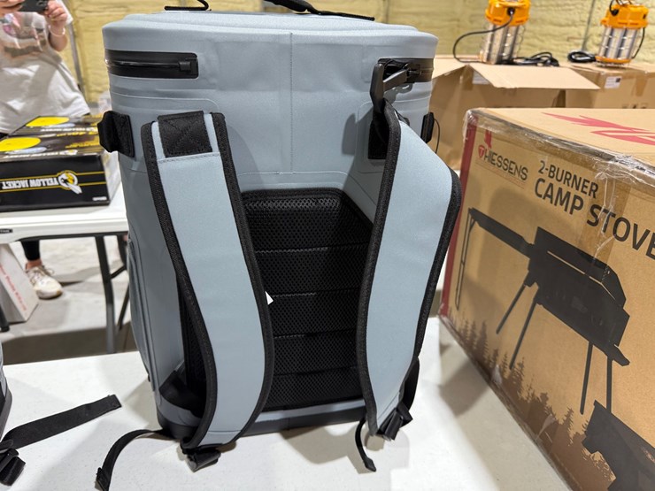 #49797-•-unused-member-mark-backpack-cooler-image-6