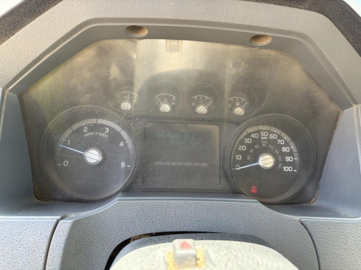 2013-ford-f750-image-17