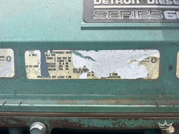1996-freightliner-fld120-image-10