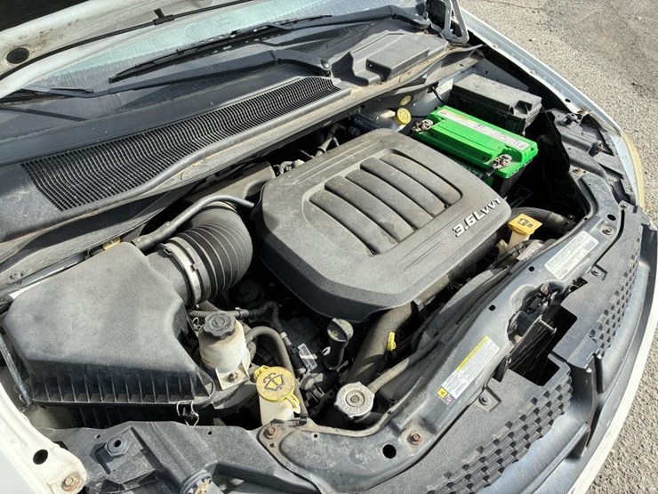 2012-dodge-caravan-image-8