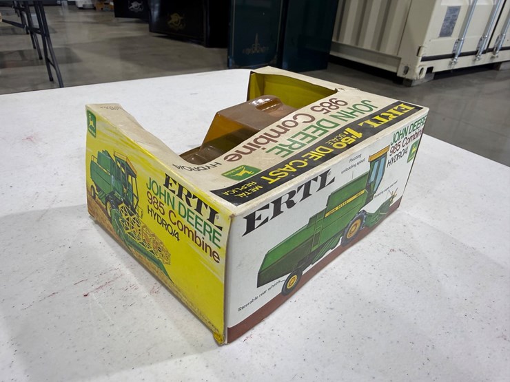 #47266-•-john-deere-985-combine-vintage-toy-image-4