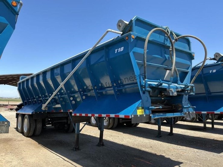 2014-versa-v-bottom-spreader-trailer-image-3