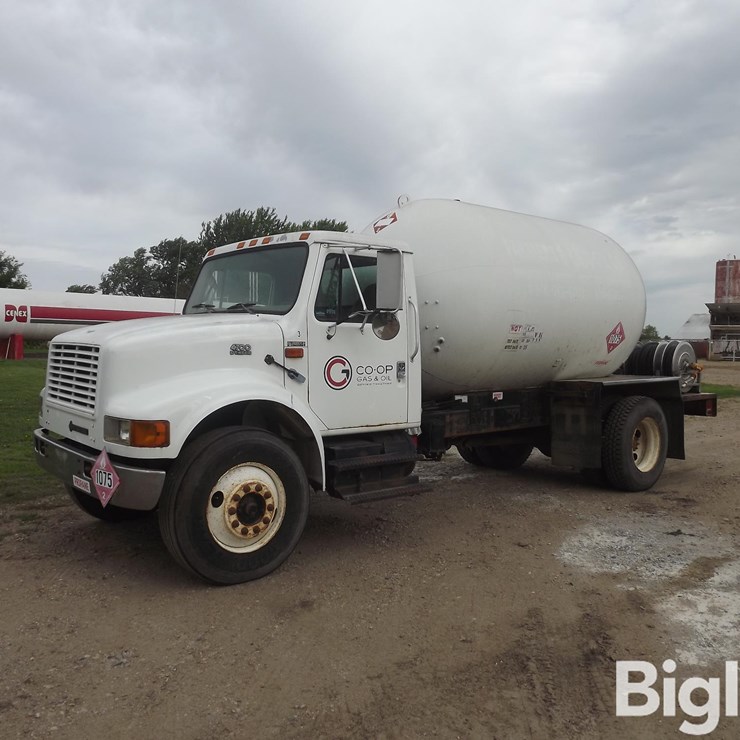 2001 INTERNATIONAL 4700