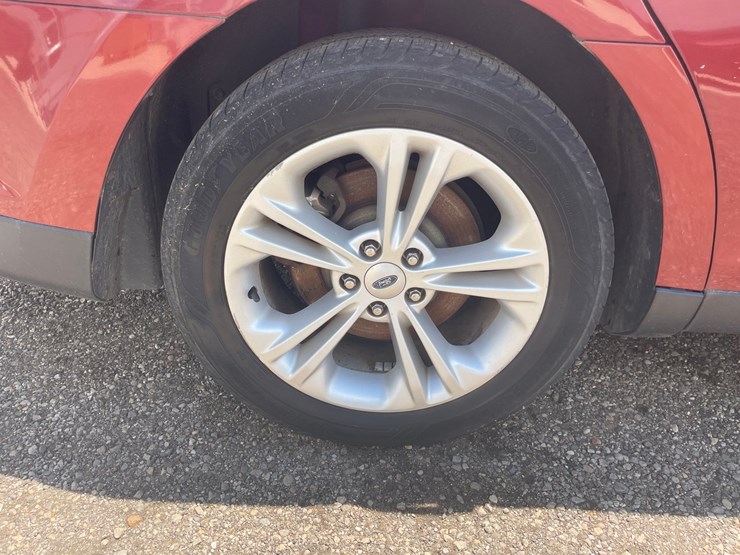 #2857-•-2014-ford-taurus-sel-(has-wi-title)-image-13