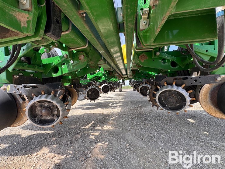2020-john-deere-1775nt-image-17