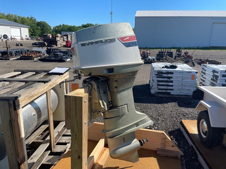 #2868-•-evinrude-70-hp-outboard-boat-motor-image-2