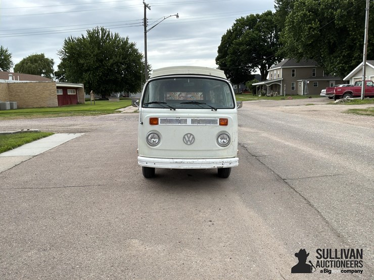 1973-volkswagen-kombi-campmobile-3-door-camper-bus-image-2