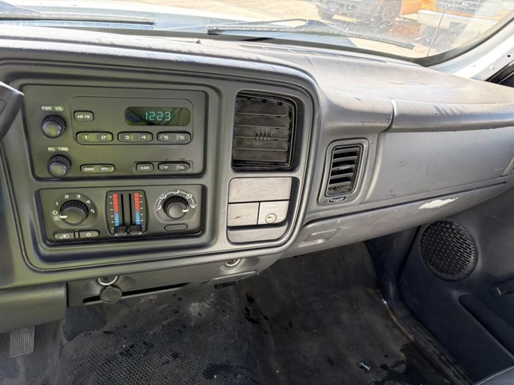 2007-chevrolet-silverado-3500-image-19