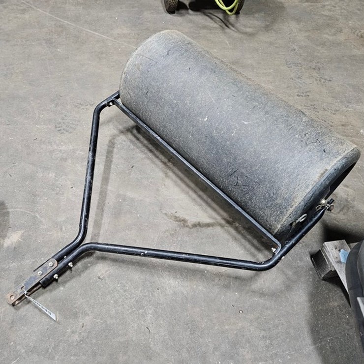 #333 • 40" Pull Behind Lawn Roller