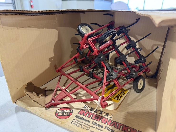 #47268-•-international-tillage-plow-vintage-toy-image-7