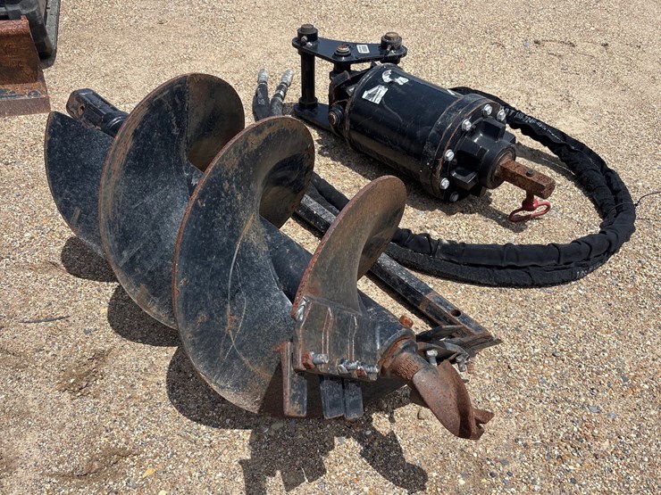 #3611-•-caterpillar-a41-hydraulic-auger-attachment-image-1