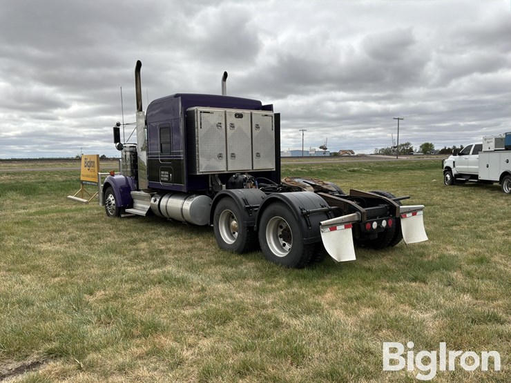 2019-kenworth-w900-image-7