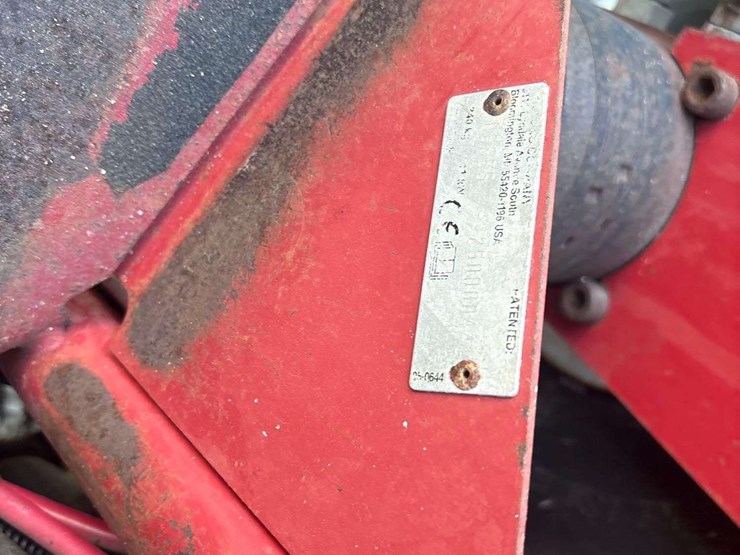 2005-toro-sandpro-3020-3wd-bunker-rake-image-12