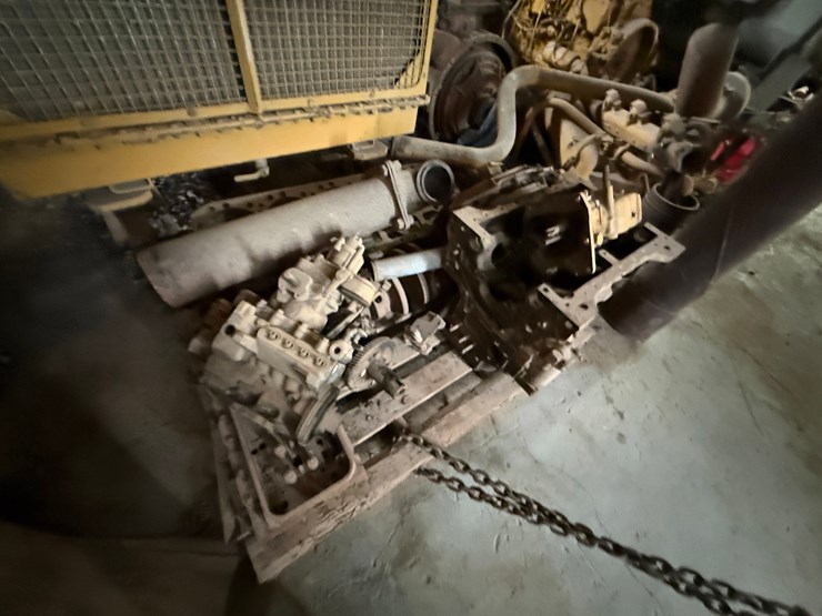 caterpillar-d353-image-2