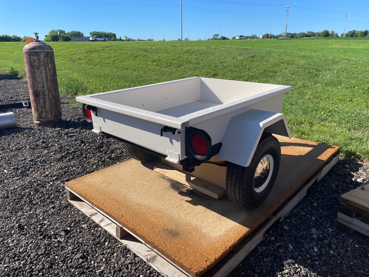 #2869-•-small-white-utility-trailer-(no-title)-image-6