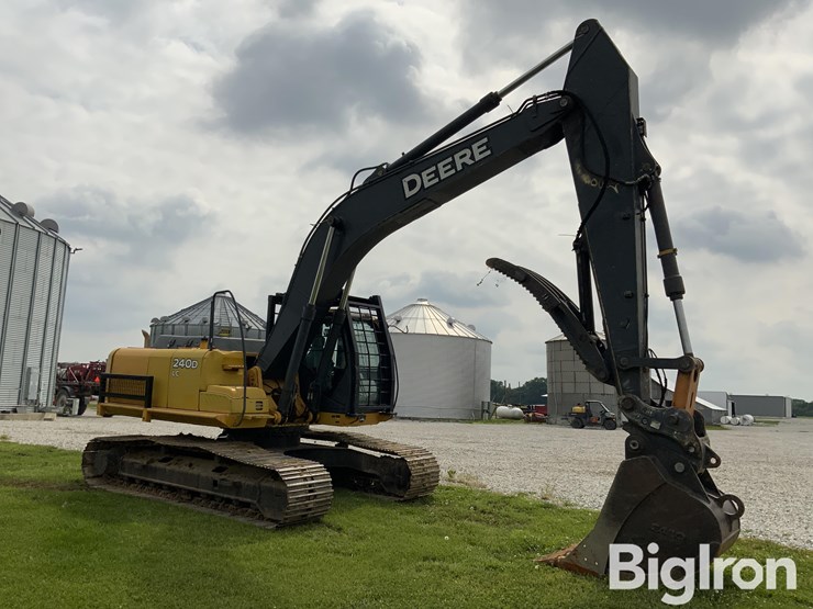 2007-deere-240d-lc-image-3