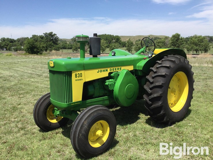 1959-john-deere-830-image-1