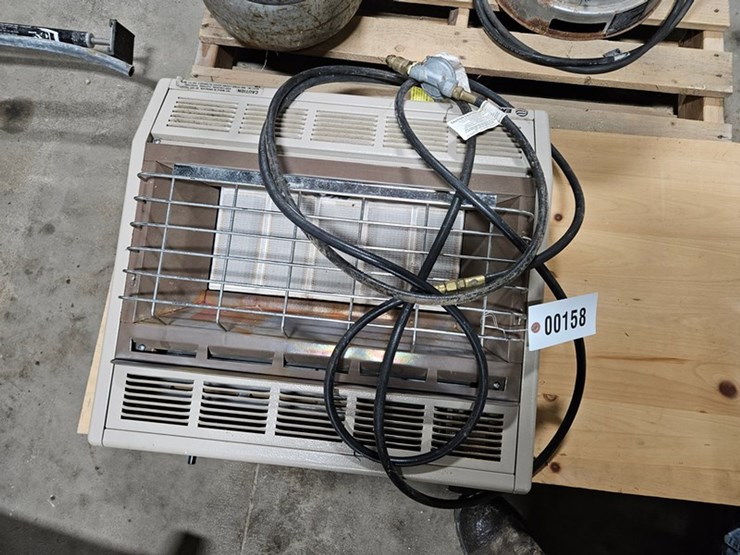 #158-•-empire-propane-wall-heater-image-4