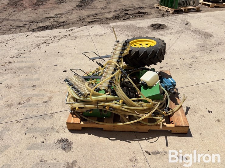 john-blue-24r30-liquid-fertilizer-system-image-4