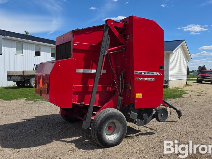 2011-massey-ferguson-2846a-image-5