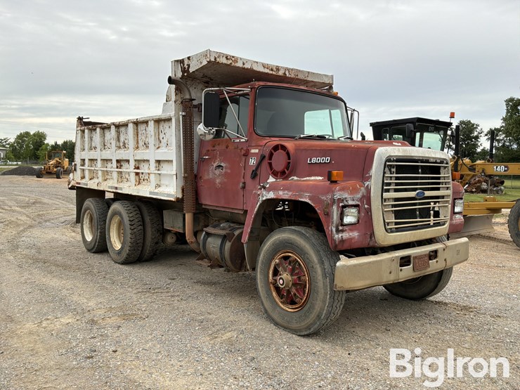 1987-ford-lt8000-image-3
