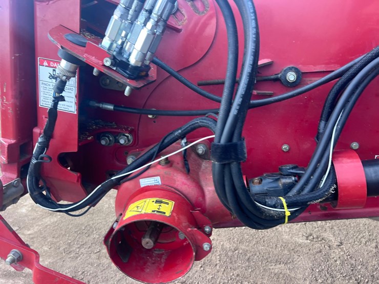 case-ih-8010-image-36