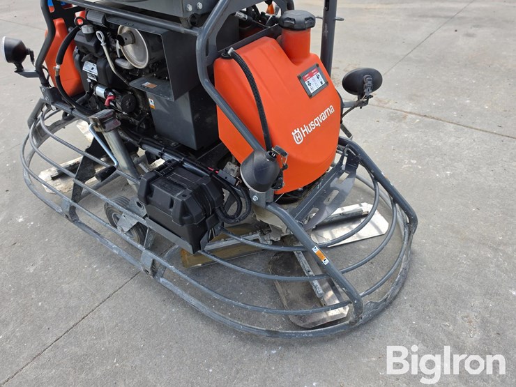 husqvarna-crt36-ride-on-trowel-image-18
