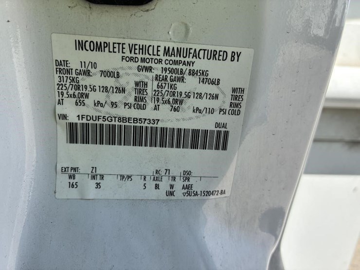 2011-ford-f550-image-25