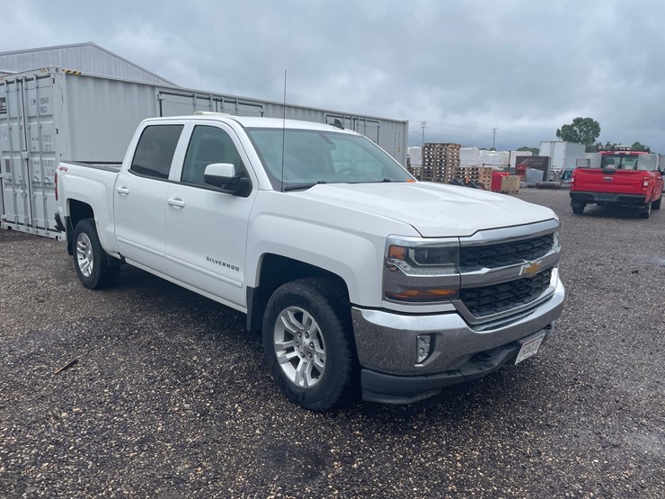 2018-chevrolet-silverado-1500-image-3