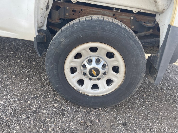 2017-chevrolet-3500hd-image-9