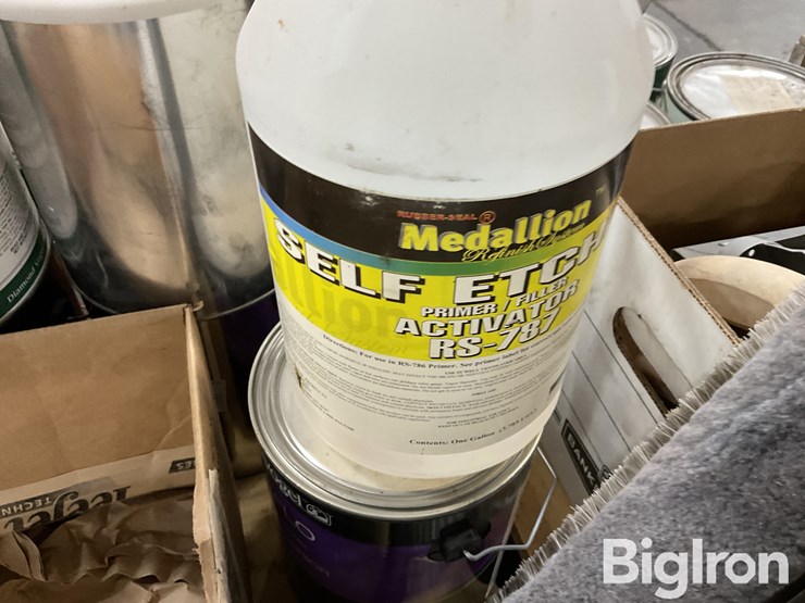 assorted-paints-&-tools-image-9