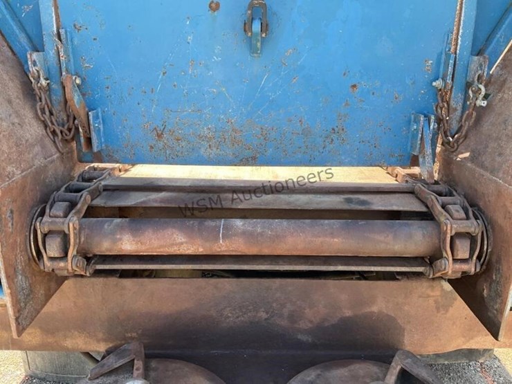 2012-versa-v-bottom-spreader-trailer-image-11